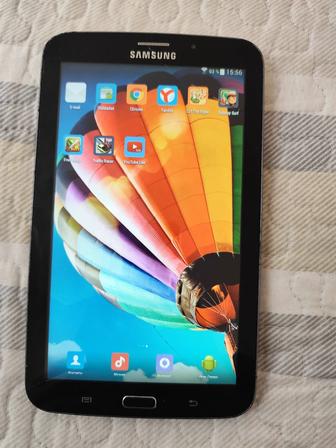 Планшет Samsung Tab 3 есть трещины на работу не влияет