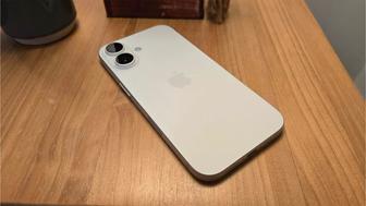 iPhone 16 белый