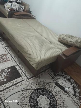 Диван