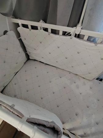 Продам детскую кроватку с матрасом, бортиками