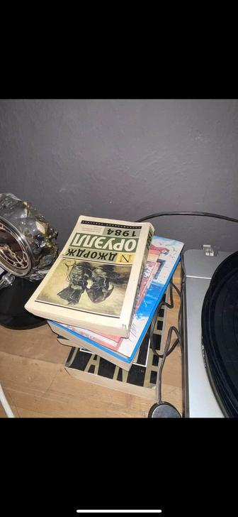 Отдаем книги бесплатно