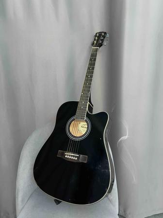 Продаю акустическую гитару