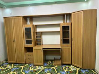 Набор мебели (компьютерный стол со шкафами)
