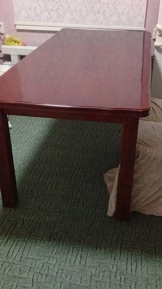 Стол для гостиной