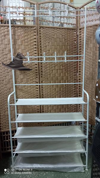 Вешалка для одежды и обуви