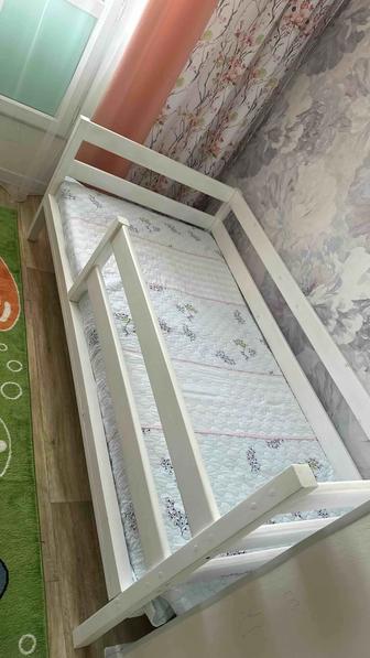 Продам детские кроватки