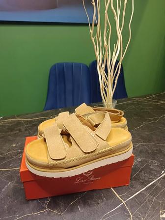 Продам босоножку