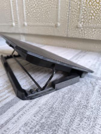 Охлаждающая подставка для ноутбука