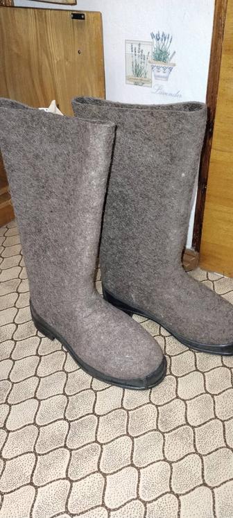 Продам одежду обувь новые комбинезон