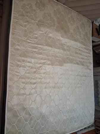 Продам матрас б.у 160 на 200