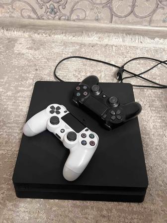 Продам PlayStation 4 slim
