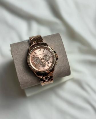 часы от Майкл корс