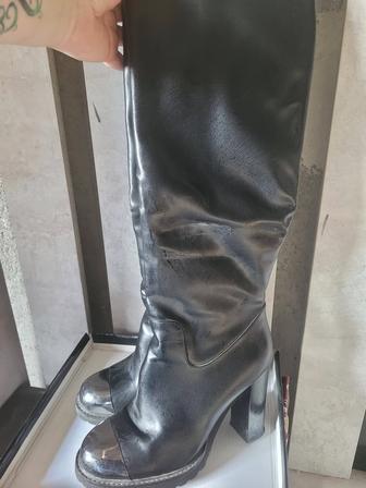 Срочно продам сапоги