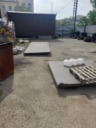 Продам 2 гаражные ворота.