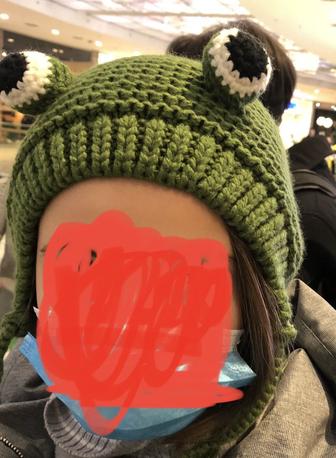 Шапка лягушка подростковая бу пару раз