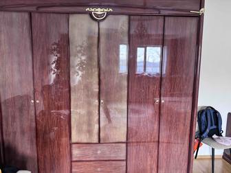 Продается шкаф и тумба