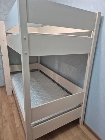 Продается двухъярусная кровать