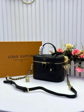 Сумка Louis Vuitton в фирменной подарочной коробке