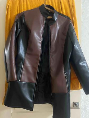 Продается женский плащ