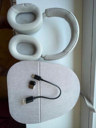 Наушники Sony WH-1000XM5 серебристый