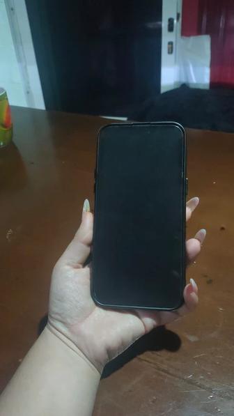 Продам IPhone pro max 15 на 256мг