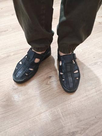 Продам школьные туфли для мальчика