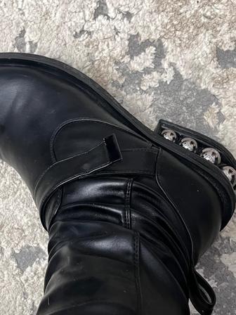 Женские ботинки