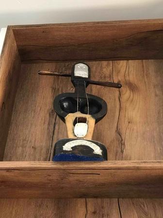 Статуэтка кобыз