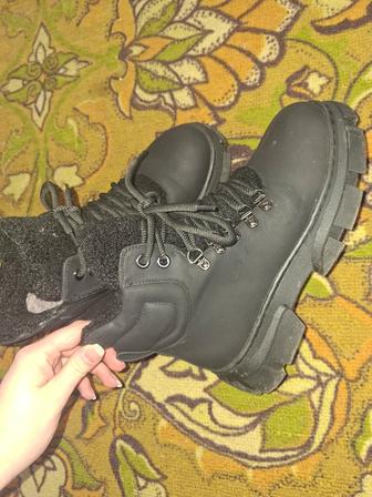 Продаются зимние сапоги.