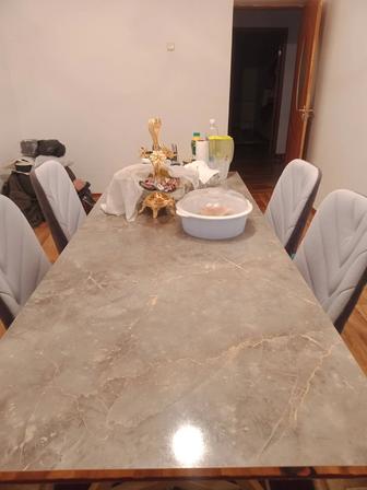 Столы и стулья