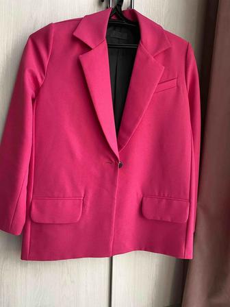 Продам костюм женский