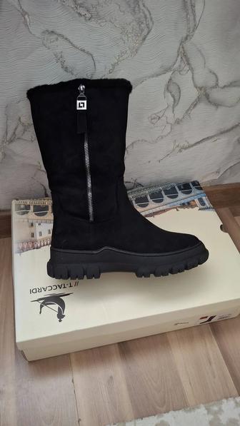 Продам женские, зимние, новые сапоги размер 38. Торг