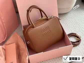 Сумка Miu Miu в фирменной подарочной коробке