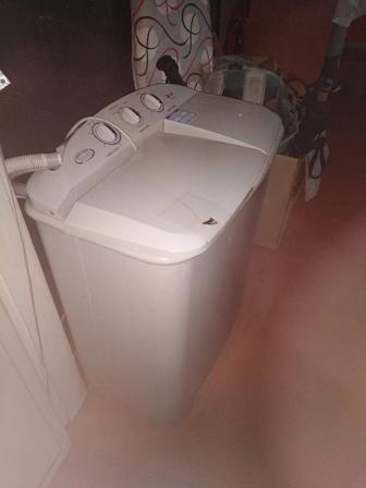 Отдам активаторную стиральную машинку