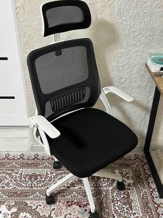 Срочно продам рабочее офисное кресло