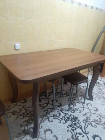 Продам обеденный стол