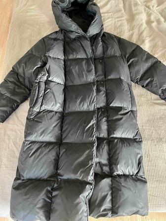 Продам пуховик зимний Massimo dutti