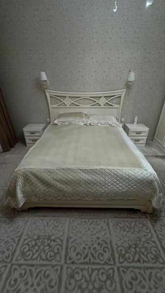 Продам кровать и 2 тумбочки