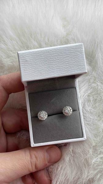 Пусеты муассанит