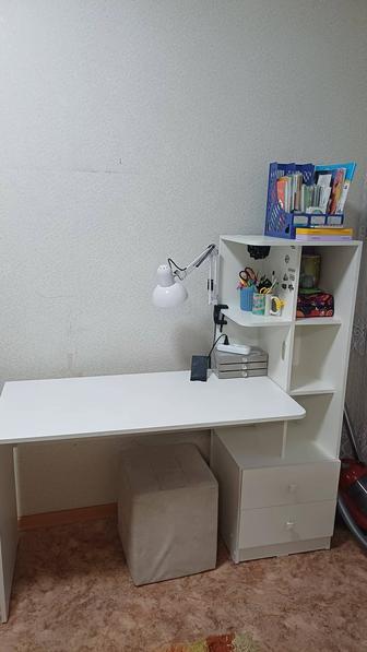 Продам стол компьютерный с надстройкой