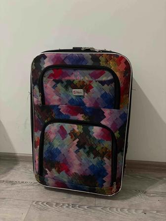 Средний чемодан