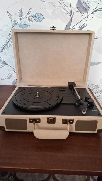 Виниловый проигрыватель