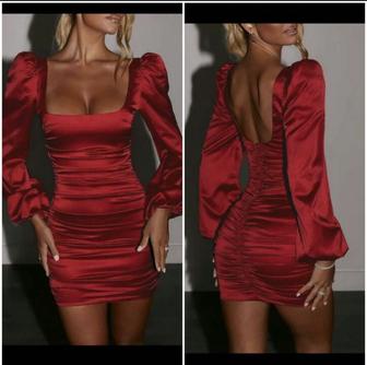 Красная атласная платье