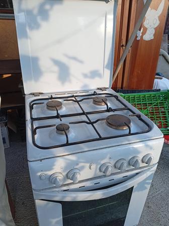 Продам б у газовую плиту INDESIT