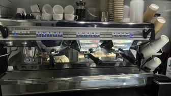 Продам профессиональную кофемашину