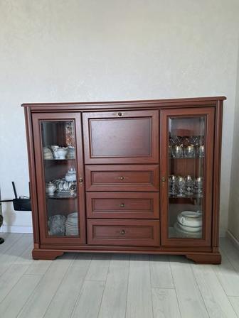 Продам сервант
