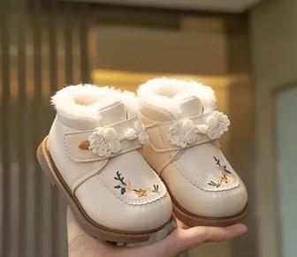 Детская обувь ,ботинки