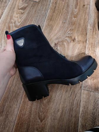 Продам зимние сапоги