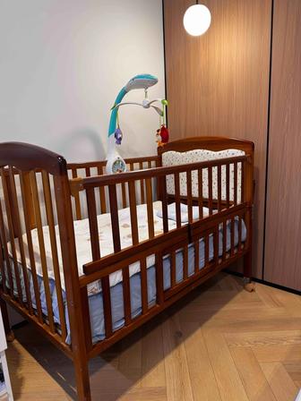 Продаю детскую кроватку