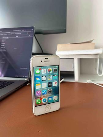 iPhone 4s в хорошем состоянии